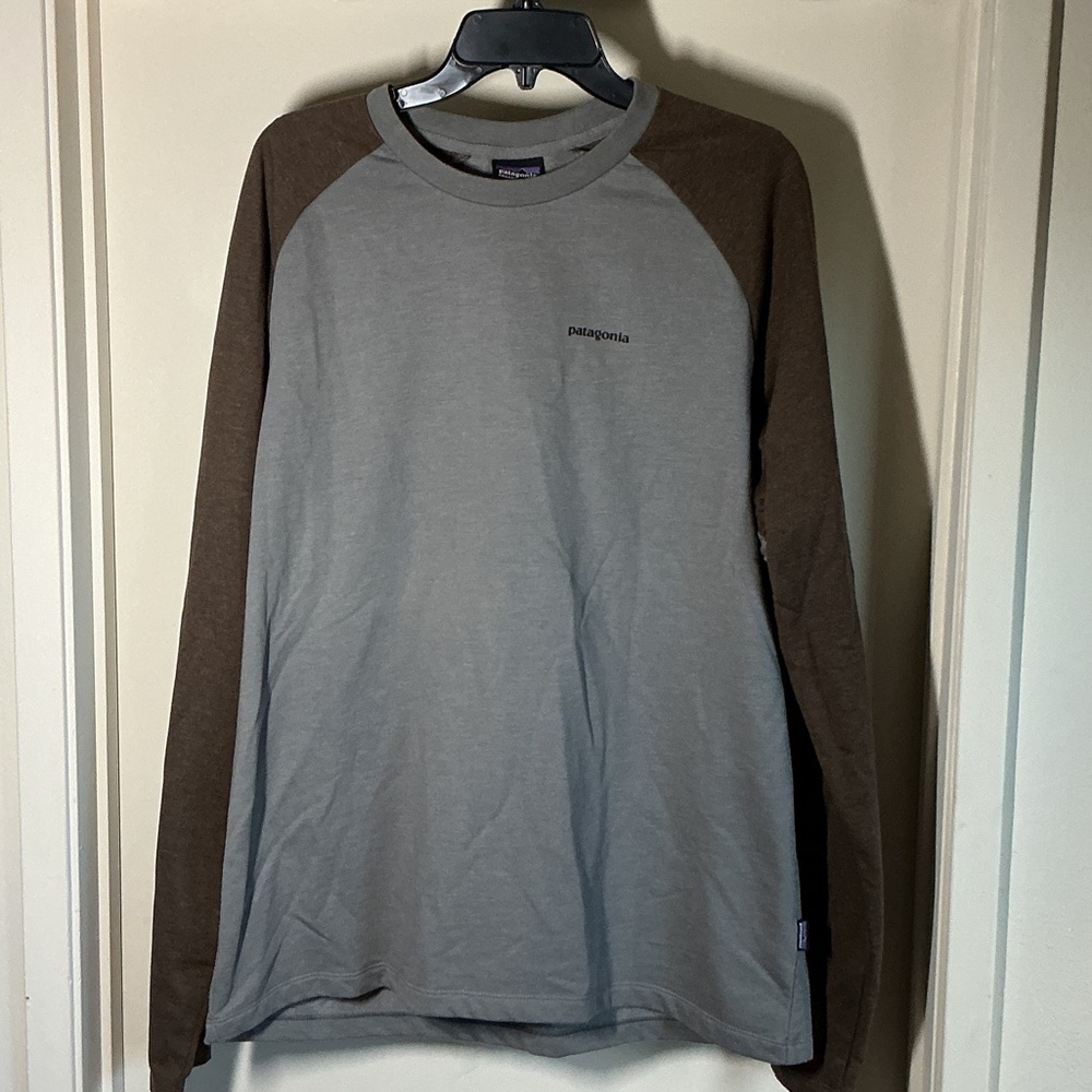 Patagonia Men's light sweatshirt in Gray and Brown